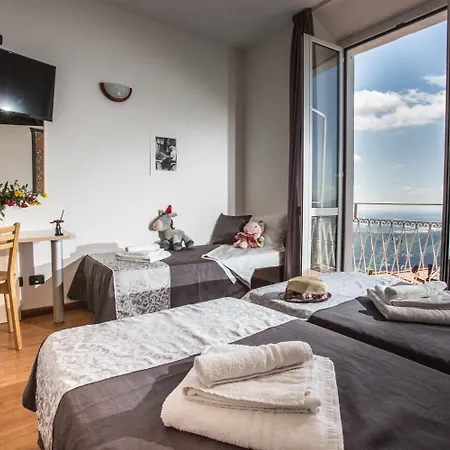 Vista Hotel 3*
